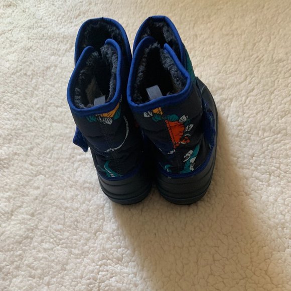 Toddler Boys Dino Snow Boots***Like new, worn once - Picture 10 of 12